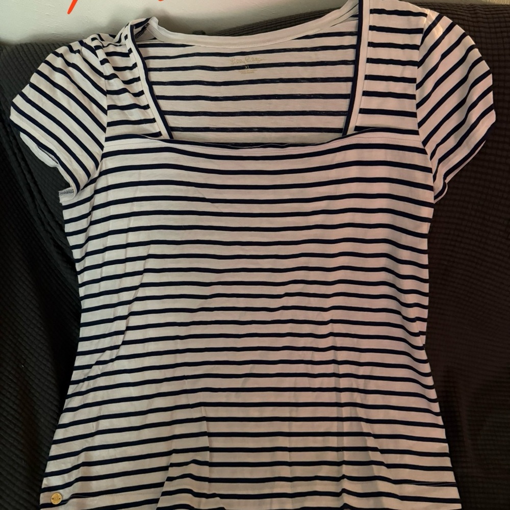Lilly Pulitzer Black and White Fitted Cap Sleeve T-Shirt